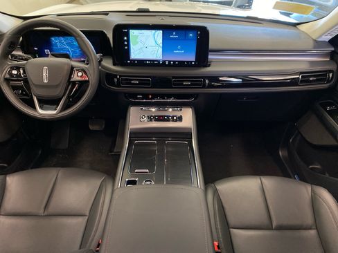 New 2026 Lincoln Aviator AWD image 11
