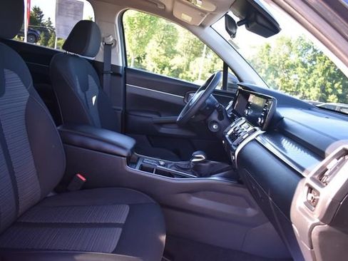 Used 2023 Kia Sorento LX FWD image 12