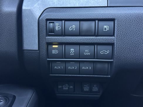 Used 2024 Toyota Tacoma Trailhunter image 32