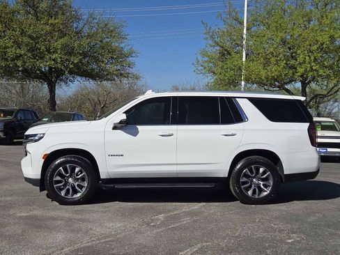 Used 2022 Chevrolet Tahoe LT w/ Luxury Package image 5