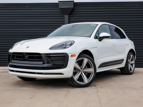 Certified 2026 Porsche Macan AWD/4WD image 1