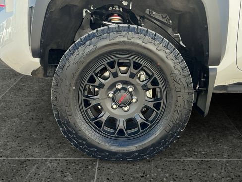 Certified 2024 Toyota Tacoma TRD Off-Road AWD/4WD image 14