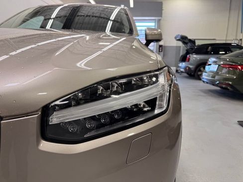 Used 2023 Volvo XC90 B6 Plus AWD/4WD image 9