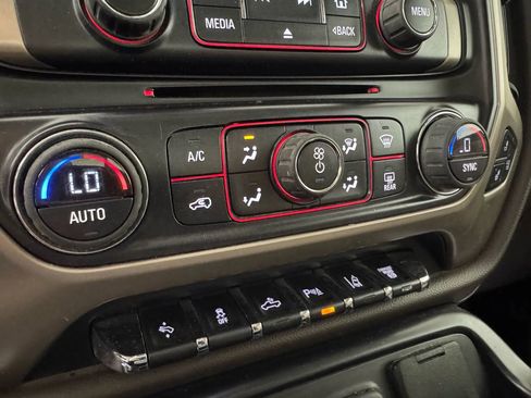 Used 2015 GMC Sierra 3500 Denali image 20