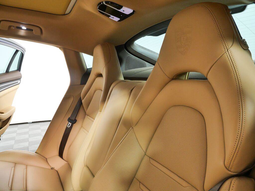 Certified 2023 Porsche Panamera 4 Platinum Edition AWD/4WD image 23