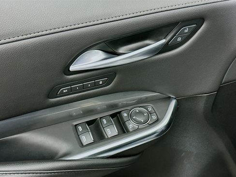 Used 2024 Cadillac XT4 Premium Luxury image 15