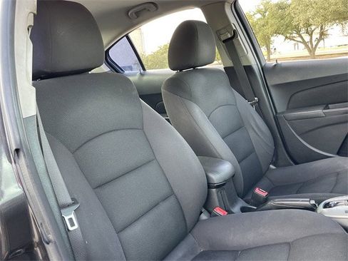 Used 2015 Chevrolet Cruze LT image 23