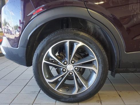Used 2021 Buick Encore GX Essence AWD/4WD image 32