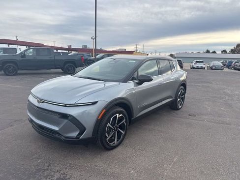 New 2026 Chevrolet Equinox EV LT AWD/4WD image 7