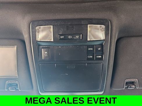 Used 2017 Toyota Tacoma TRD Sport AWD/4WD image 30