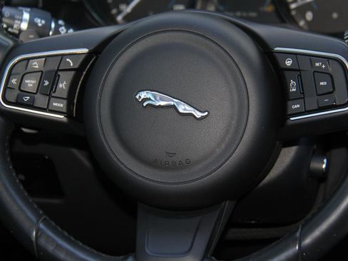 Used 2016 Jaguar XF Prestige image 12