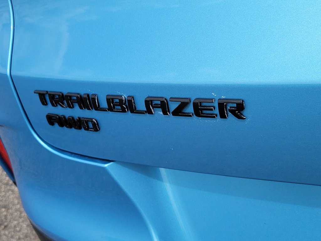 Used 2025 Chevrolet TrailBlazer RS w/ Convenience Package AWD/4WD image 33