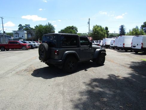 Used 2023 Jeep Wrangler Sport AWD/4WD image 7