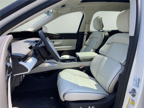 New 2025 Lincoln Nautilus Black Label w/ Jet Appearance Package image 10