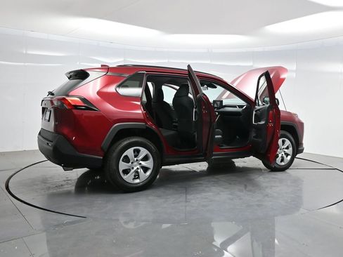 Used 2021 Toyota RAV4 LE w/ Carpet Mat Package (TMS) FWD image 5