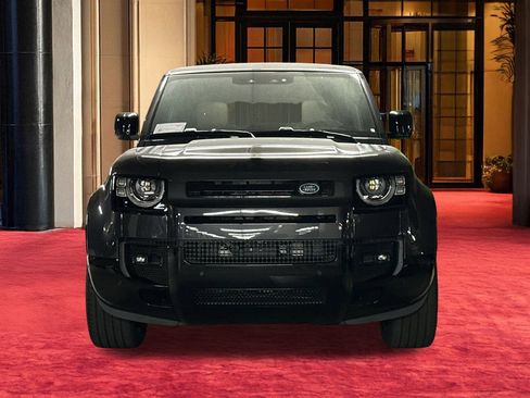 New 2025 Land Rover Defender 110 X-Dynamic SE image 7