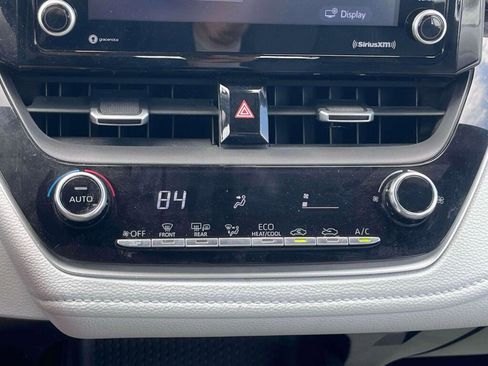 Used 2022 Toyota Corolla SE FWD image 18