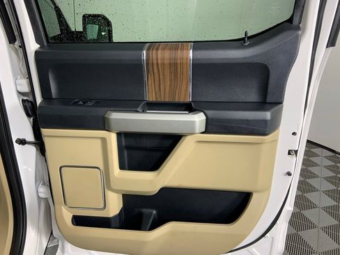 Used 2015 Ford F150 Lariat w/ Equipment Group 502A Luxury AWD/4WD image 26