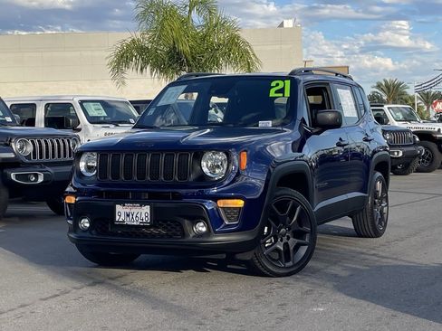 Used 2021 Jeep Renegade Latitude image 2
