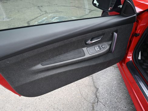 Used 2020 BMW M4 CS w/ Executive Package RWD image 30