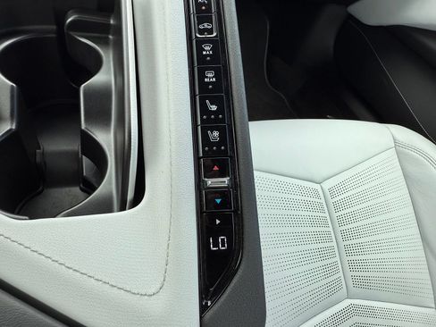 Used 2025 Chevrolet Corvette Stingray Preferred Conv w/ Z51 Performance Package RWD image 21