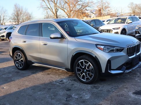 Used 2023 BMW X1 xDrive28i image 3
