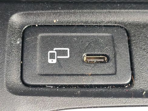 Used 2023 Mercedes-Benz GLA 250 4MATIC image 32
