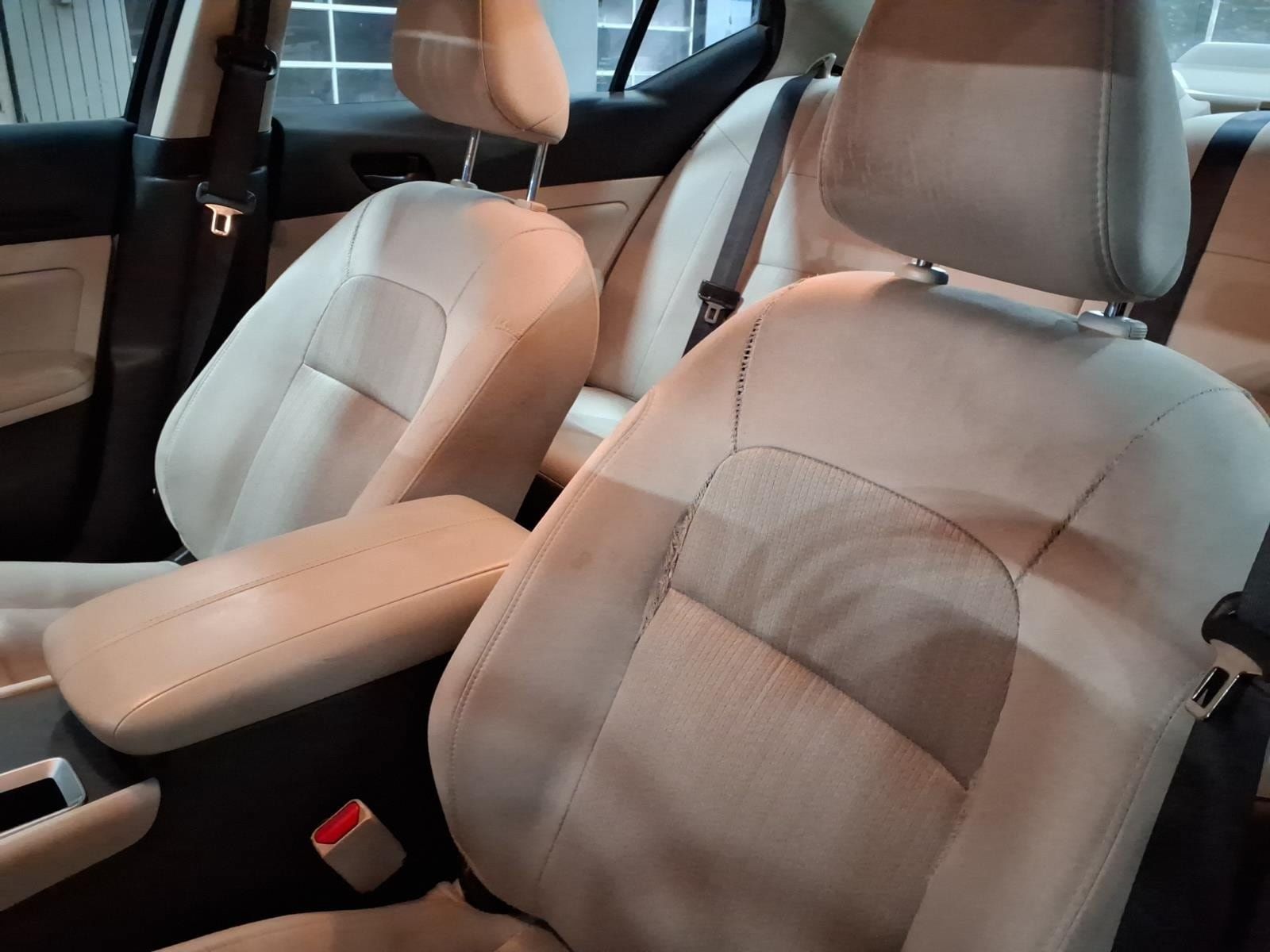 Used 2025 Nissan Altima 2.5 SV FWD image 10