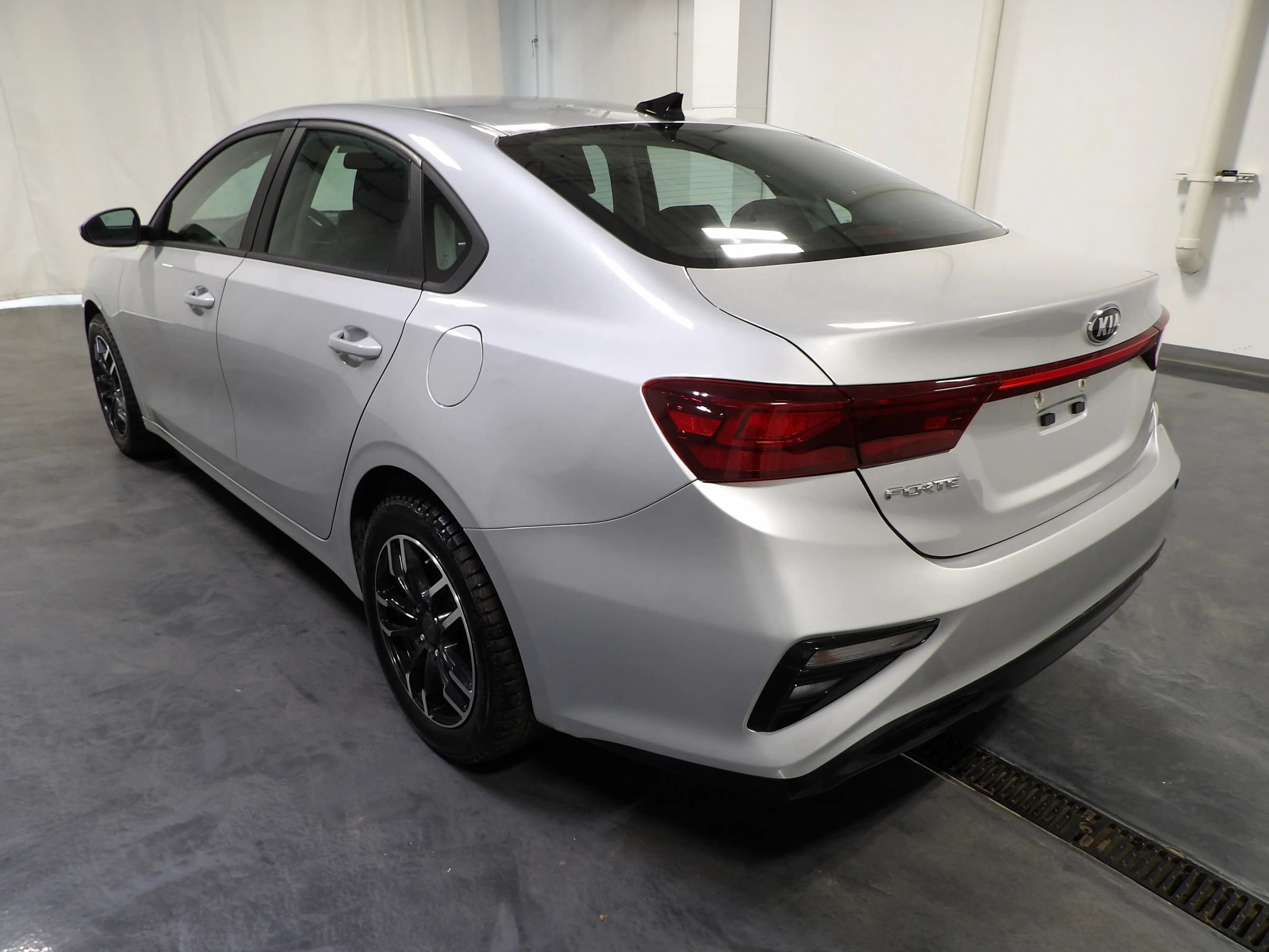 Used 2021 Kia Forte LXS FWD image 6
