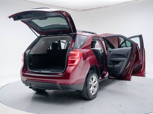 Used 2017 Chevrolet Equinox LT w/ Convenience Package image 16