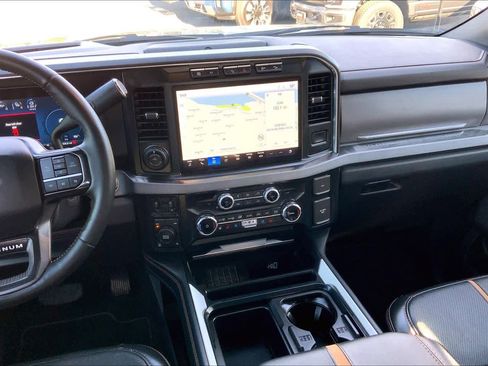 Used 2024 Ford F250 Platinum image 6