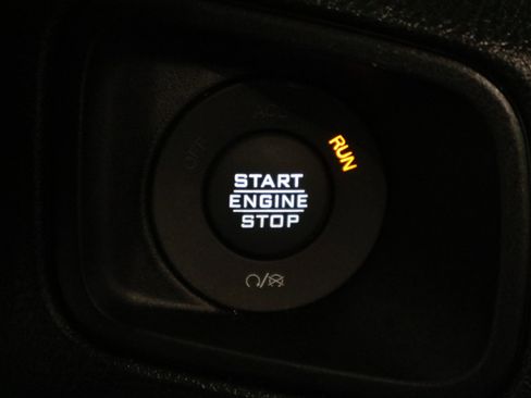 Used 2025 Jeep Wrangler Unlimited Sport AWD/4WD image 31