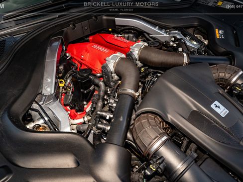 Used 2019 Ferrari Portofino image 39