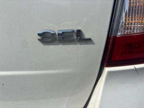 Used 2013 Ford Edge SEL FWD image 21