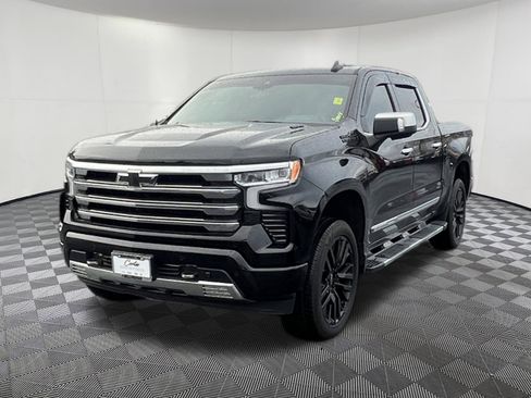 Used 2024 Chevrolet Silverado 1500 High Country w/ Technology Package image 3