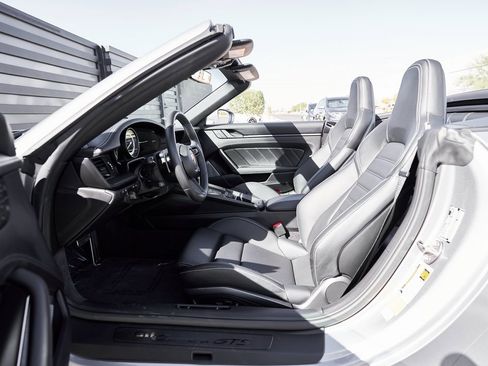 Used 2024 Porsche 911 Carrera GTS w/ Premium Package image 24