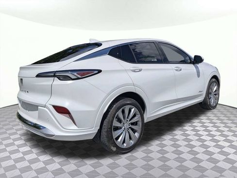 Used 2025 Buick Envista Avenir FWD image 3