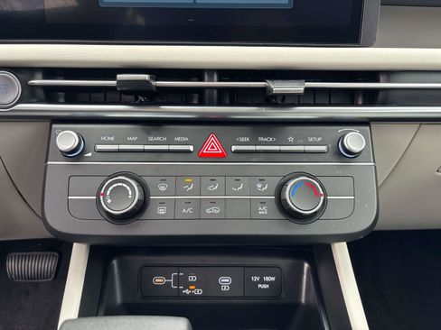 New 2026 Hyundai Tucson SE image 9