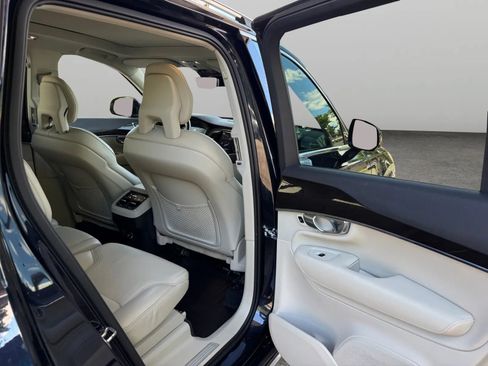 Used 2017 Volvo XC90 T6 Momentum w/ Vision Package AWD/4WD image 18