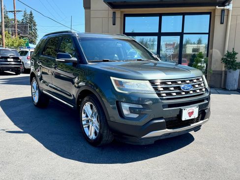 Used 2016 Ford Explorer XLT w/ Equipment Group 202A AWD/4WD image 1