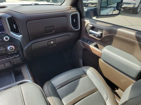 Used 2023 GMC Sierra 2500 Denali w/ Denali Ultimate Package AWD/4WD image 19