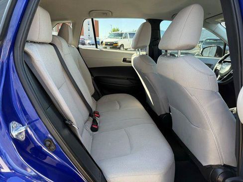 Used 2025 Toyota Corolla Cross LE FWD image 4
