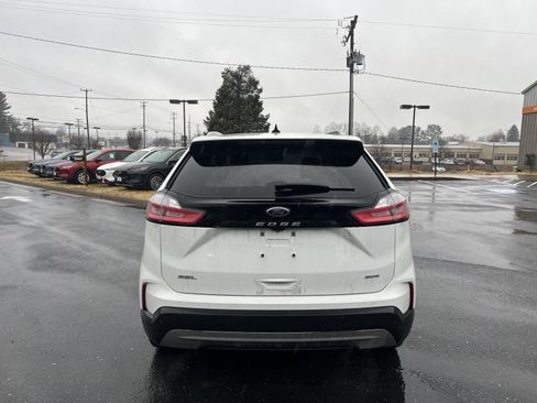 Used 2024 Ford Edge SEL w/ Convenience Package image 4