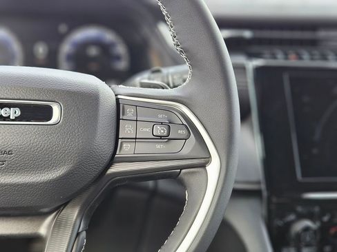 New 2025 Jeep Grand Cherokee L Laredo w/ Luxury Tech Group I image 27