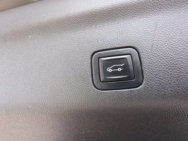 Used 2023 GMC Yukon XL Denali AWD/4WD image 38