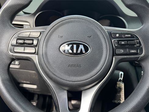 Used 2018 Kia Optima LX image 29