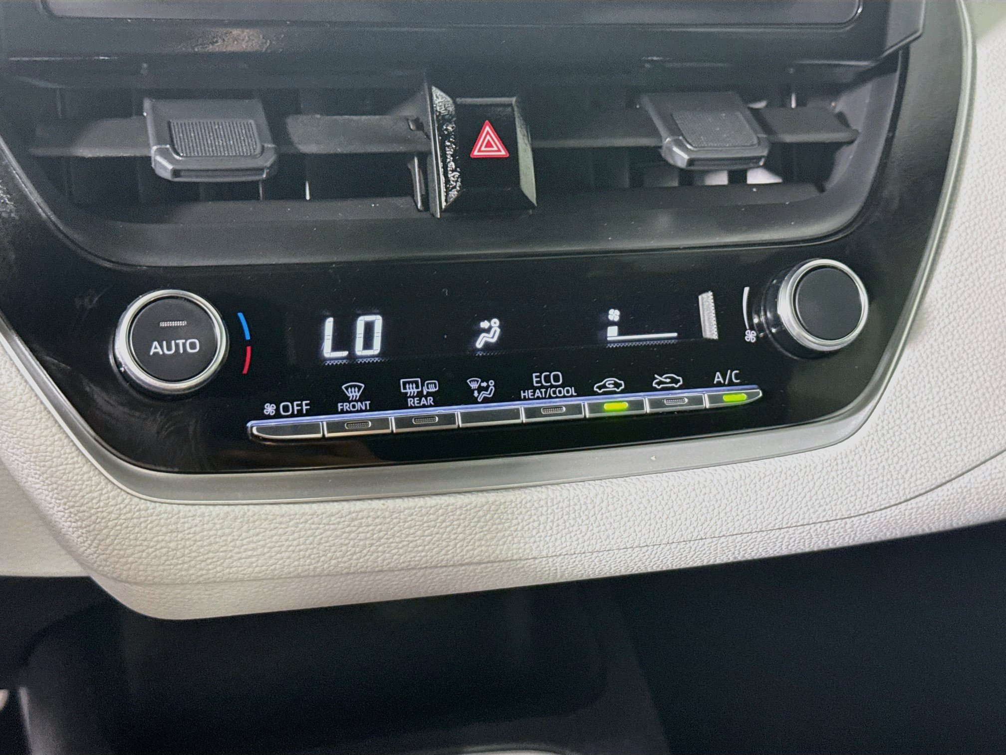 Used 2026 Toyota Corolla SE FWD image 17