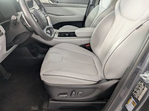 Used 2025 Hyundai Palisade SEL FWD image 12