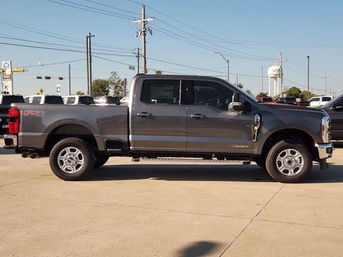 New 2026 Ford F250 XLT w/ XLT Premium Package image 8