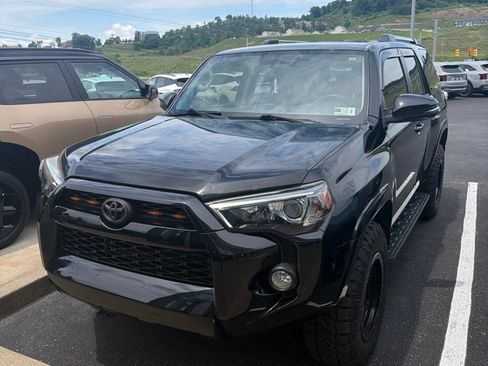 Used 2019 Toyota 4Runner SR5 Premium AWD/4WD image 4